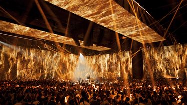 Jungle presenta un DJ set del espectáculo Cercle Odyssey el 25 de abril de 2025 en la Ciudad de México. (Cercle via AP)