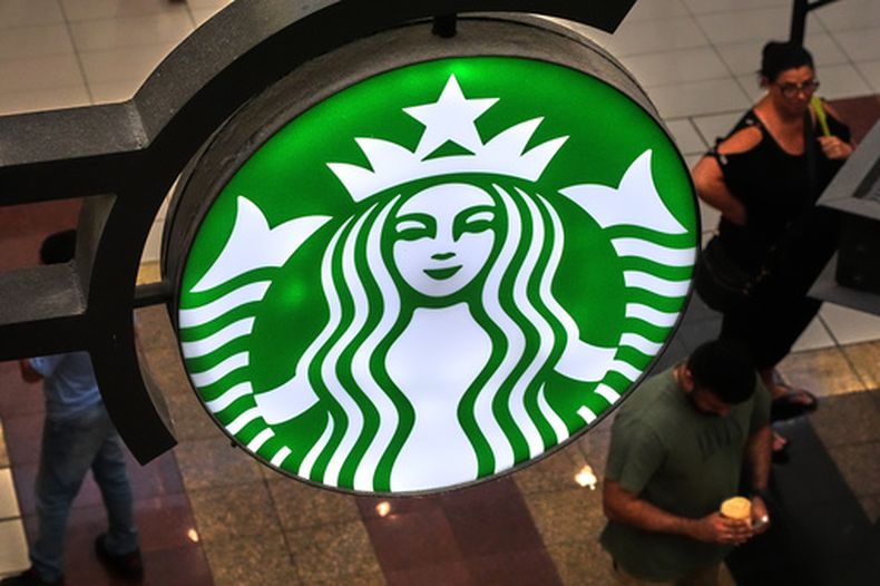 Un Starbucks en Buffalo, Nueva York, el 26 de agosto del 2026. (AP foto/Gene J. Puskar)