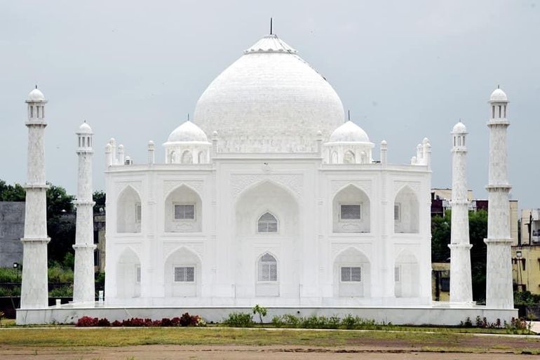 India: empresario construye réplica de Taj Mahal para esposa