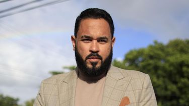 raphy pina a pocas horas de su sentencia por posesion ilegal de armas