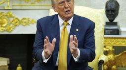 El presidente estadounidense Donald Trump se reúne con su homólogo filipino, Ferdinand Marcos Jr., en el Despacho Oval de la Casa Blanca, el martes 22 de julio de 2025, en Washington. (AP Foto/Alex Brandon)