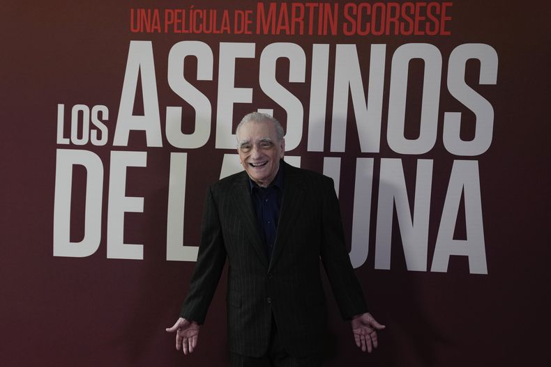 El director y productor Martin Scorsese gesticula durante una sesión fotográfica para promover su película Killers of the Flower Moon, en la Ciudad de México, el 11 de octubre de 2023. (Foto AP /Fernando Llano)