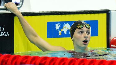 Los adolescentes McIntosh y Popovici brillan en el Mundial