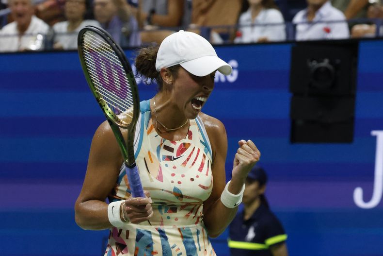 La estadounidense Madison Keys tras derrotar a la checa Marketa Vondrousova en los cuartos de final del Abierto de Estados Unidos, el miércoles 6 de septiembre de 2023. (AP Foto/Jason DeCrow)