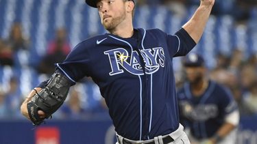 Springs lanza 6 innings en blanco, Rays vencen a Azulejos