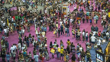 ARCHIVO - Asistentes caminan por el Festival Essence 2018 en el Centro de Convenciones Ernest N. Morial el viernes 6 de julio de 2018 en Nueva Orleans. El 30.º Festival de Cultura Essence, que celebra lo mejor de los políticos, líderes de opinión, creativos, mentes empresariales, expertos en salud y talentos musicales de la cultura negra, se llevará a cabo este fin de semana del 4 de julio de 2024 en Nueva Orleans. (Foto Amy Harris/Invision/AP, archivo)