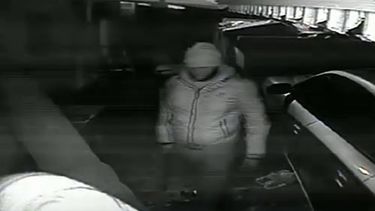 Dos sujetos incendian un supermercado