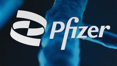 Vacuna de Pfizer protege contra COVID por al menos 6 meses
