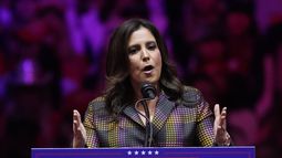 La representante republicana Elise Stefanik en un evento de campaña del candidato Donald Trump en el Madison Square Garden de Nueva York el 27 de octubre del 2024. (AP foto/Evan Vucci)