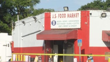 balean a un hombre a las afueras de un supermercado en el nw de miami