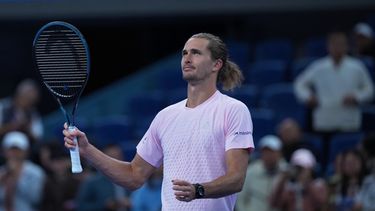 Alexander Zverev tras vencer a Shang Juncheng en la segunda ronda del Abierto de China, el 3 de octubre de 2026, en Beijing. (AP Foto/Achmad Ibrahim)
