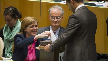 americateve | La embajadora estadounidense ante la ONU, Samantha Power, criticó hoy la elección de Venezuela como miembro no permanente del Consejo de Seguridad y acusó al Gobierno de no cumplir con la Carta de la organización