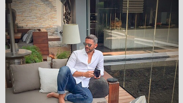 rodner figueroa cambia de look radicalmente dejandose las canas y la barba