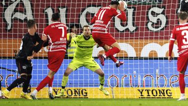 Augsburgo propina 2da derrota al hilo a Leverkusen