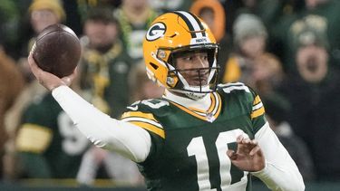 ARCHIVO - El quarterback Jordan Love de los Packers de Green Bay lanza un pase ante los Vikings de Minnesota, el 1 de enero de 2023. (AP Foto/Morry Gash)