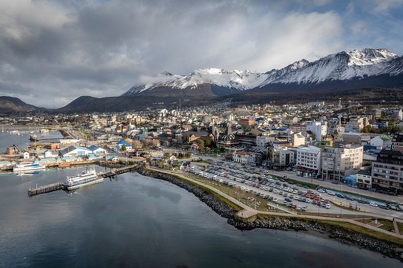 Vista panorámica de Ushuaia, Argentina, el 14 de mayo del 2026. (AP foto/Joel Reyero)
