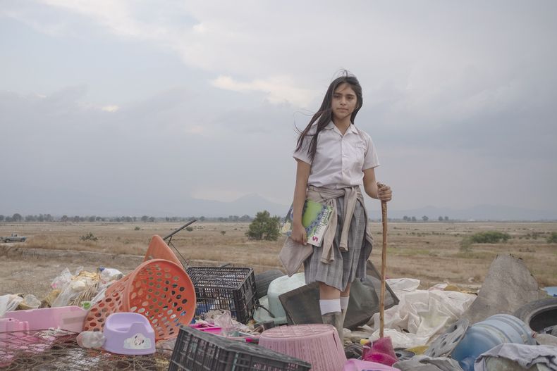 En esta imagen proporcionada por Participant/Pantelion Films, Jennifer Trejo en una escena de Radical. (Participant/Pantelion vía AP)