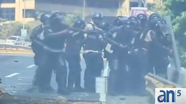 americateve | Los lideres estudiantiles venezolanos rechazaron reunirse con el régimen de Nicolás Maduro argumentando que no creen en el diálogo mientras existan presos políticos.