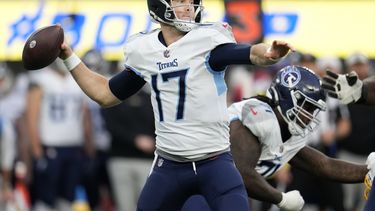 Titans ponen fin a temporada de Tannehill por lesión