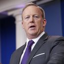 Trump reorganiza su equipo de prensa; renuncia Sean Spicer