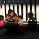 Pentágono busca base para albergar a 5.000 niños migrantes