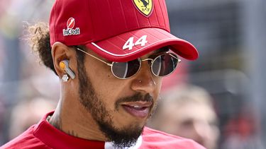 El piloto de Ferrari Lewis Hamilton previo al Gran Premio de Hungría de la Fórmula Uno, el domingo 3 de agosto de 2025, en el circuito de Mogyorod. (AP Foto/Denes Erdos)