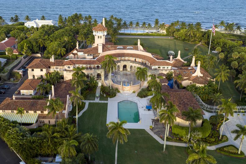 ARCHIVO - Una vista aérea de la finca Mar-a-Lago de Donald Trump el 10 de agosto de 2022, en Palm Beach, Florida. (AP Foto/Steve Helber, Archivo)