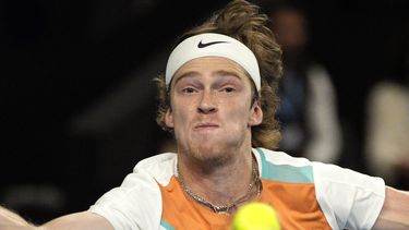 Rublev vence a Auger-Aliassime y se consagra en Marsella