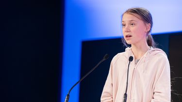 greta thunberg dono 100 mil euros al programa covax tras criticar el reparto de vacunas