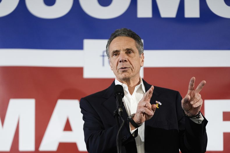 El exgobernador de Nueva York Andrew Cuomo durante un acto de campaña por la alcaldía de la Ciudad de Nueva York, el domingo 2 de marzo de 2025. (AP Foto/Julia Demaree Nikhinson)