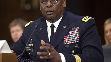 Fuentes AP: Biden elige a Lloyd Austin para Defensa