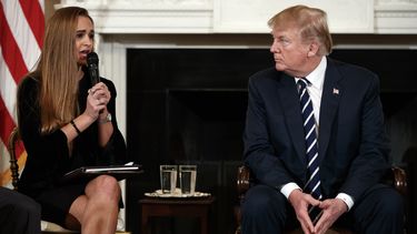 Trump apoya elevar edad a 21 años para comprar ciertas armas