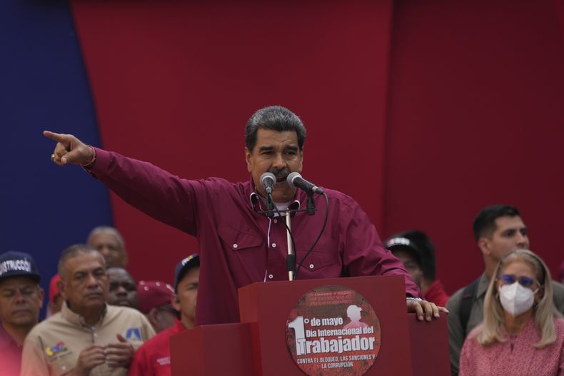 El presidente de Venezuela, Nicolás Maduro, habla durante el Primero de Mayo en Caracas, Venezuela, el lunes 1 de mayo de 2023. (Foto AP/Ariana Cubillos)