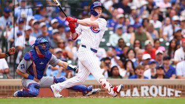 Pete Crow-Armstrong, bateador designado de los Cachorros de Chicago, conecta un doble productor en el juego del miércoles 5 de agosto de 2026 ante los Dodgers de Los Ángeles (AP Foto/Jessie Alcheh)