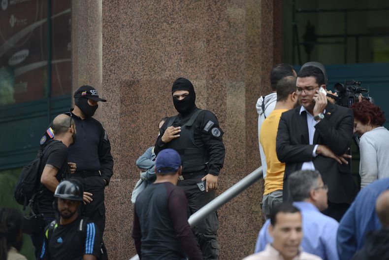 AMS-GEN_VENEZUELA-POLICIA_OPOSICION-1.jpg