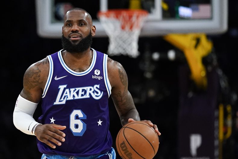 DEP-BAS LAKERS-JAMES EXTENSIÓN