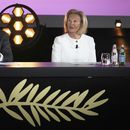 La presidenta del Festival de Cine de Cannes, Iris Knobloch (derecha), y el delegado general, Thierry Fremaux, durante una conferencia de prensa para anunciar los participantes en la 78va edición del festival, el 10 de abril de 2025, en París. (AP Foto/Michel Euler)