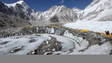 17 muertos por avalancha en el everest provocada por sismo