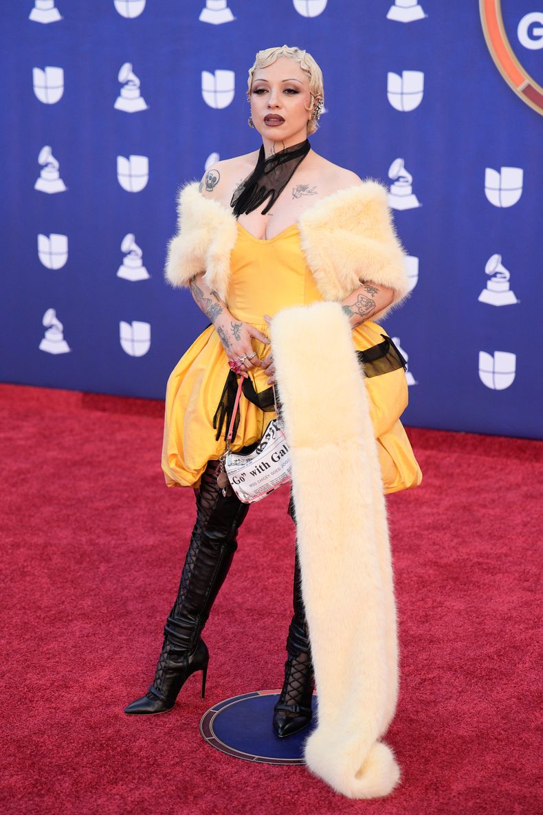 Mon Laferte llega a los Latin Grammy 2025 el jueves 13 de noviembre de 2025 en el MGM Grand de Las Vegas. (Foto AP/John Locher)