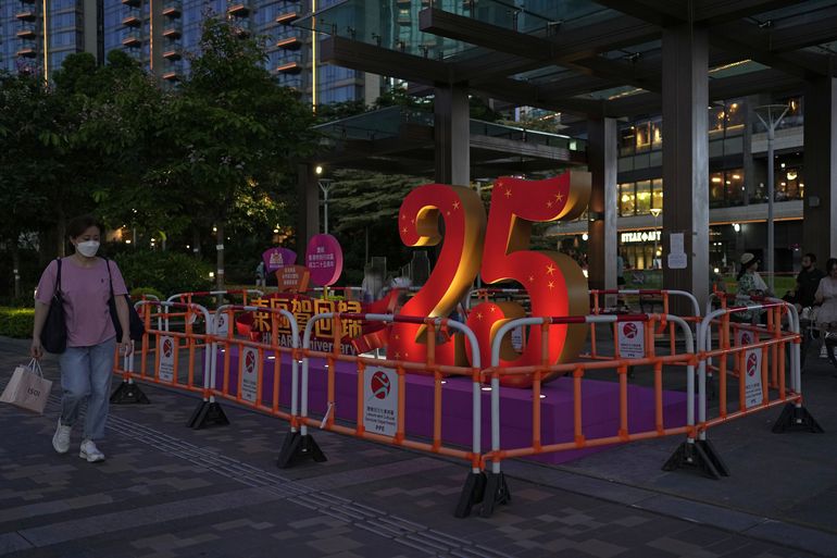 Hong Kong veta a algunos periodistas en actos de aniversario