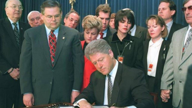 consulte el texto integro de la ley helms-burton (documento)