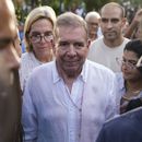 ARCHIVO - El candidato presidencial de la oposición venezolana Edmundo González en un acto político en Caracas, Venezuela, el 13 de junio de 2024. (AP Foto/Ariana Cubillos, Archivo)