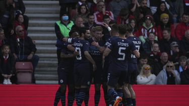 Man City golea para avanzar a semis de la Copa FA