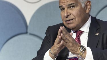 El presidente de Panamá, José Raúl Mulino Quintero, habla durante una sesión de panel en la 55ª reunión anual del Foro Económico Mundial en Davos, Suiza, el miércoles 22 de enero de 2025. (Michael Buholzer/Keystone vía AP)