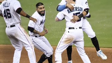 Doble de Anderson en 9no da triunfo a Marlins sobre Padres
