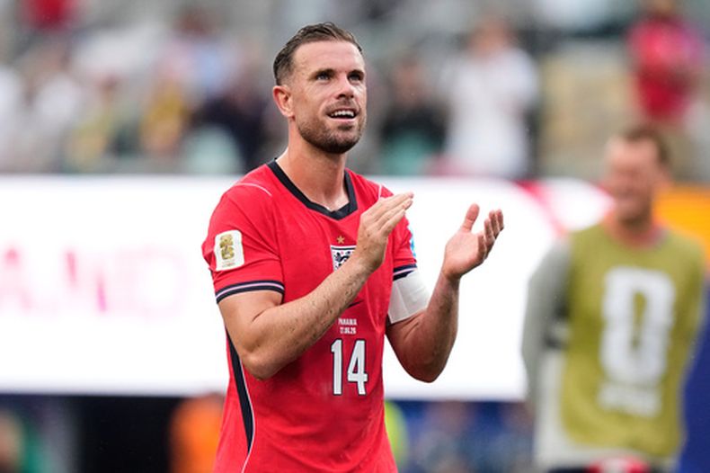 ARCHIVO - Jordan Henderson celebra la victoria de Inglaterra ante Panamá en el Grupo L del Mundial, el sábado 27 de junio de 2026, East Rutherford, Nueva Jersey. (AP Foto/Frank Franklin II)