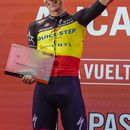 Líder Evenepoel gana 10ma etapa de la Vuelta