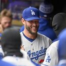 Roberts defiende decisión de retirar a Kershaw