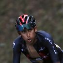 ARCHIVO - Egan Bernal asciende el Grand Colombier durante la 15ta etapa del Tour de Francia, el 13 de septiembre de 2020. (AP Foto/Christophe Ena)