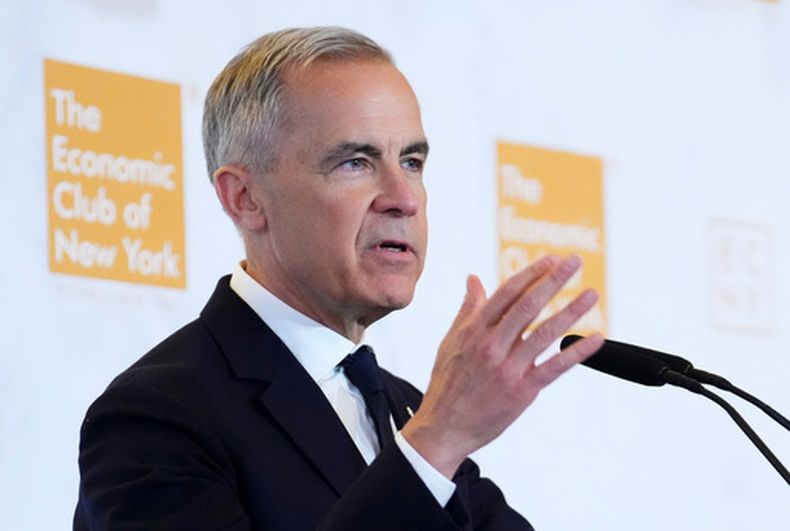 El primer ministro canadiense, Mark Carney, pronuncia un discurso y participa en una mesa redonda en el Club Económico de Nueva York el jueves 28 de mayo de 2026. (Sean Kilpatrick/The Canadian Press vía AP)